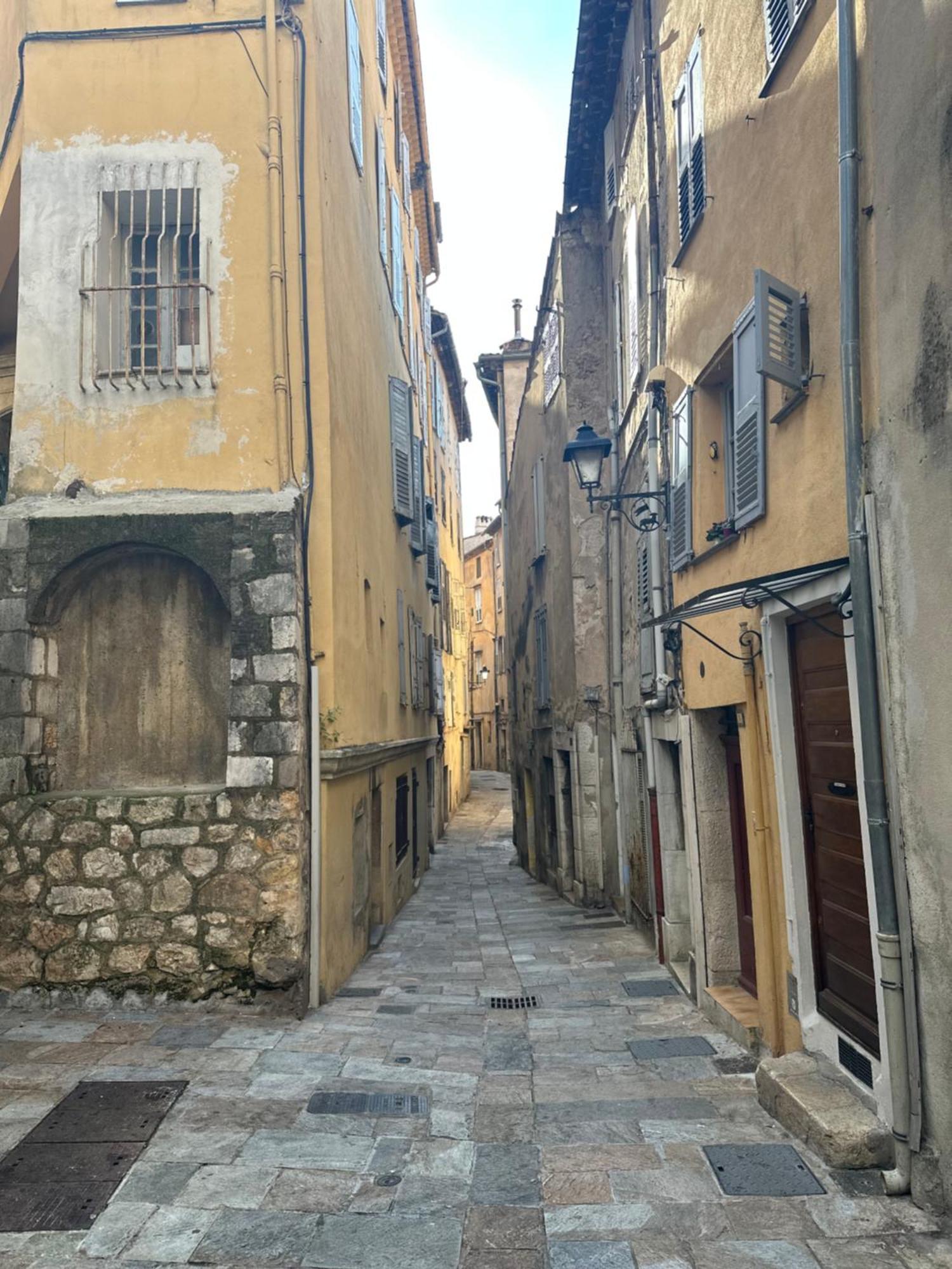 2 Pieces Vue Mer A Proximite Des Parfumeries Grasse Bagian luar foto